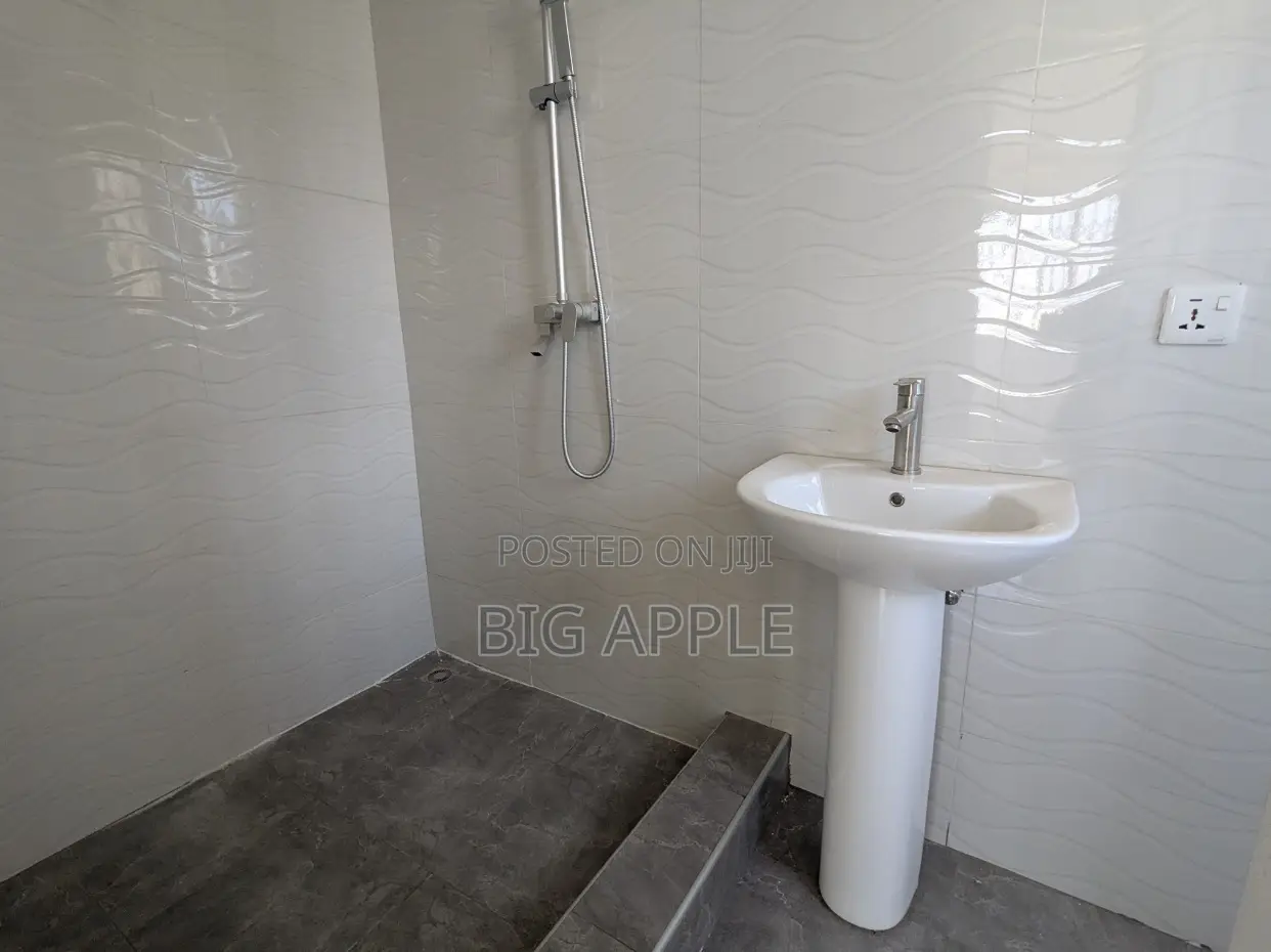 3bdrm Apartment in Lindsay Garden, Mile 7 for rent