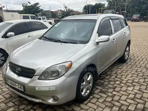 Toyota Matrix Hatchback FWD (1.8L 4cyl 5M) 2006 Silver