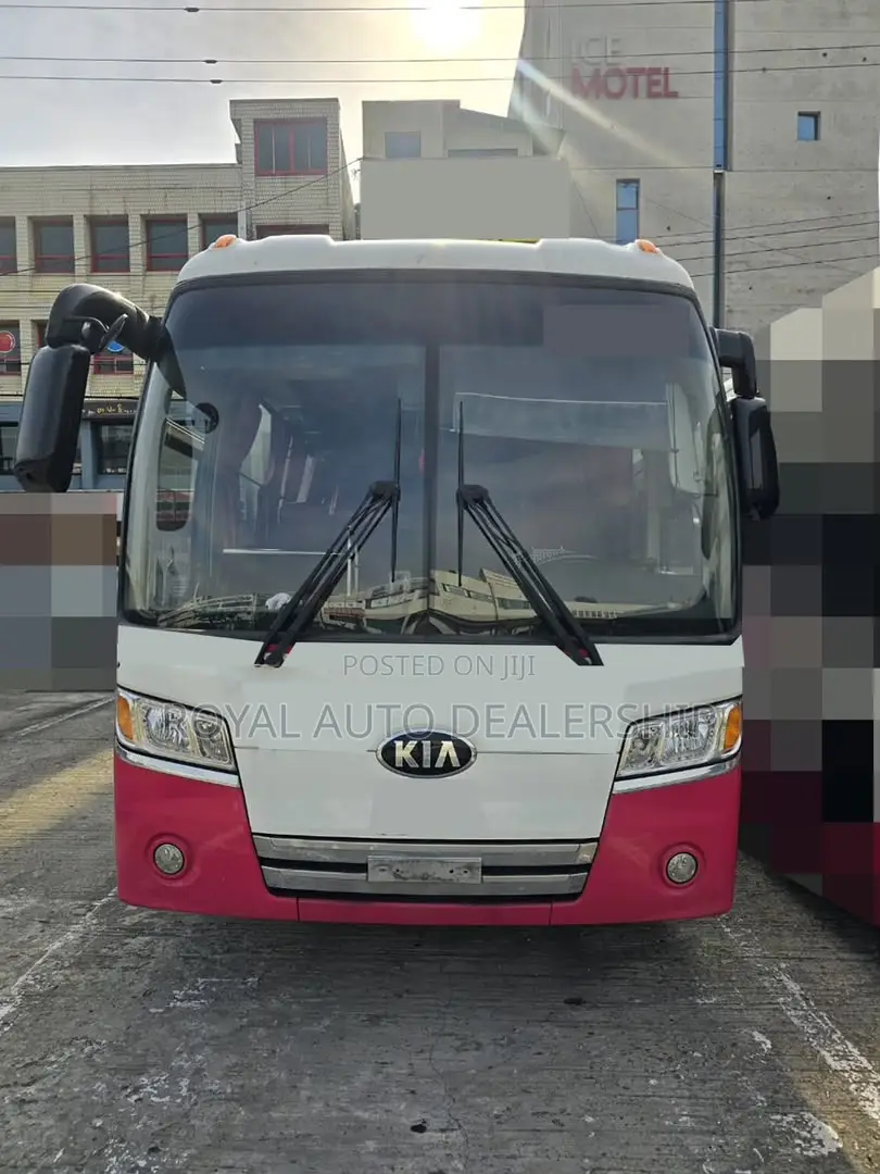 Kia Granbird 2014 White