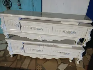 Royal Tv Stand