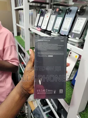 New Samsung Galaxy S10 128 GB Black
