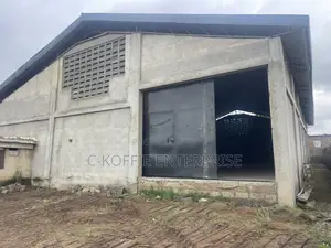 700 SQM Warehouse at Amasaman for Rent