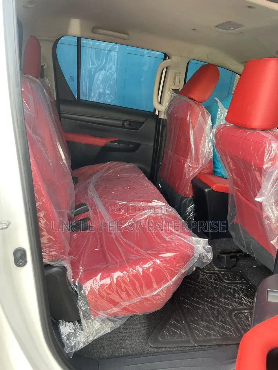 Toyota Hilux 2025 White