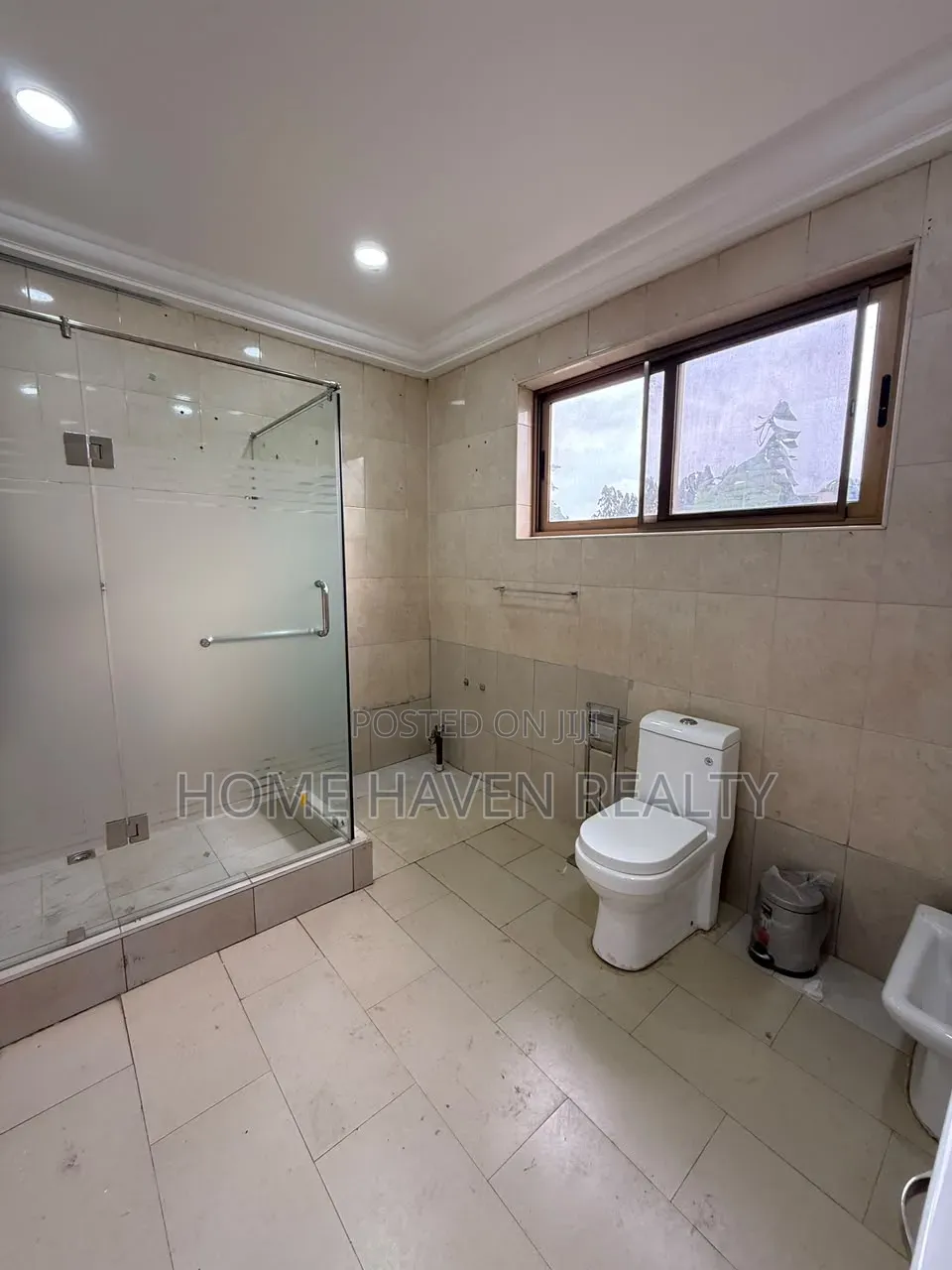 4bdrm House in Abelemkpe, Lincoln School Area for rent