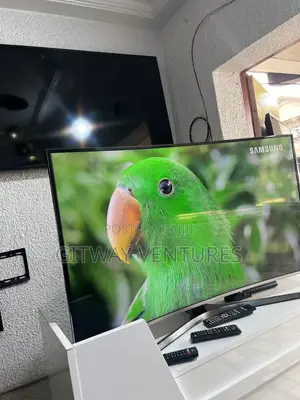 Pre-Owned Samsung Curved 50inch Uhd Smart Satellite Tv