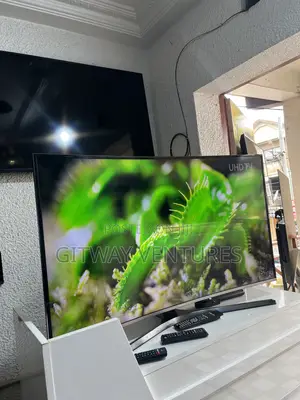 Pre-Owned Samsung Curved 50inch Uhd Smart Satellite Tv
