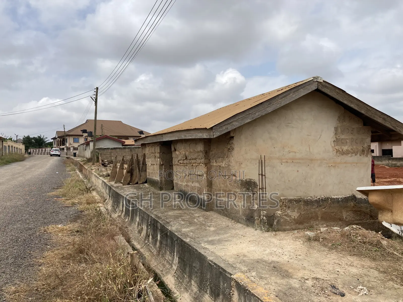 One Full Corner Plot for Sale at Daban.