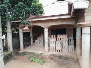 5bdrm House in Brother K Estate, Kumasi Metropolitan for sale