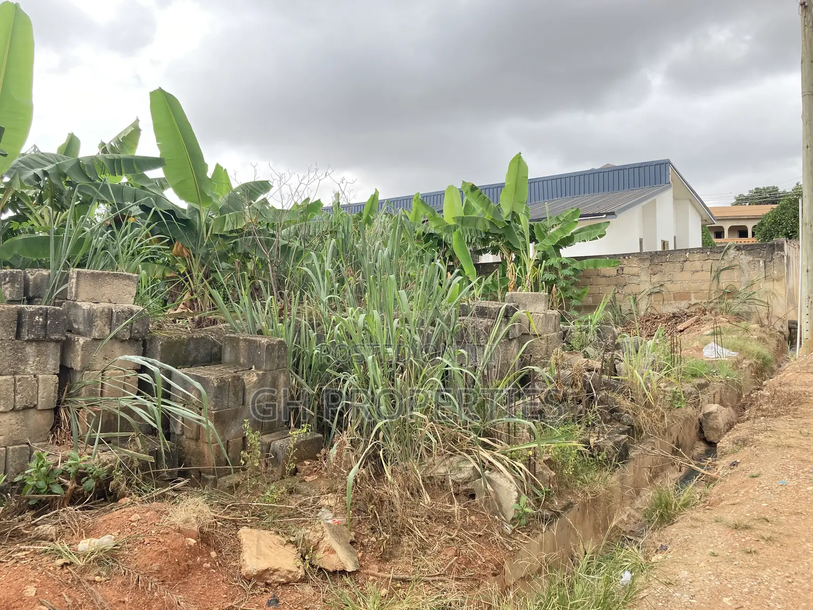 One Plot for Sale at Daban.