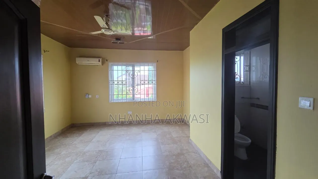 4bdrm House in Community 18, Sakumono for rent