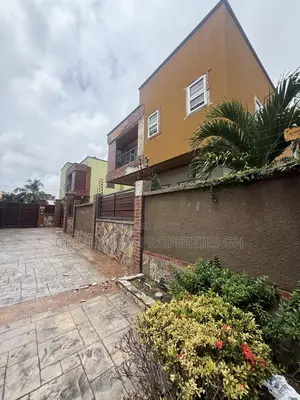 4bdrm Duplex in West Hills Mall Area for sale