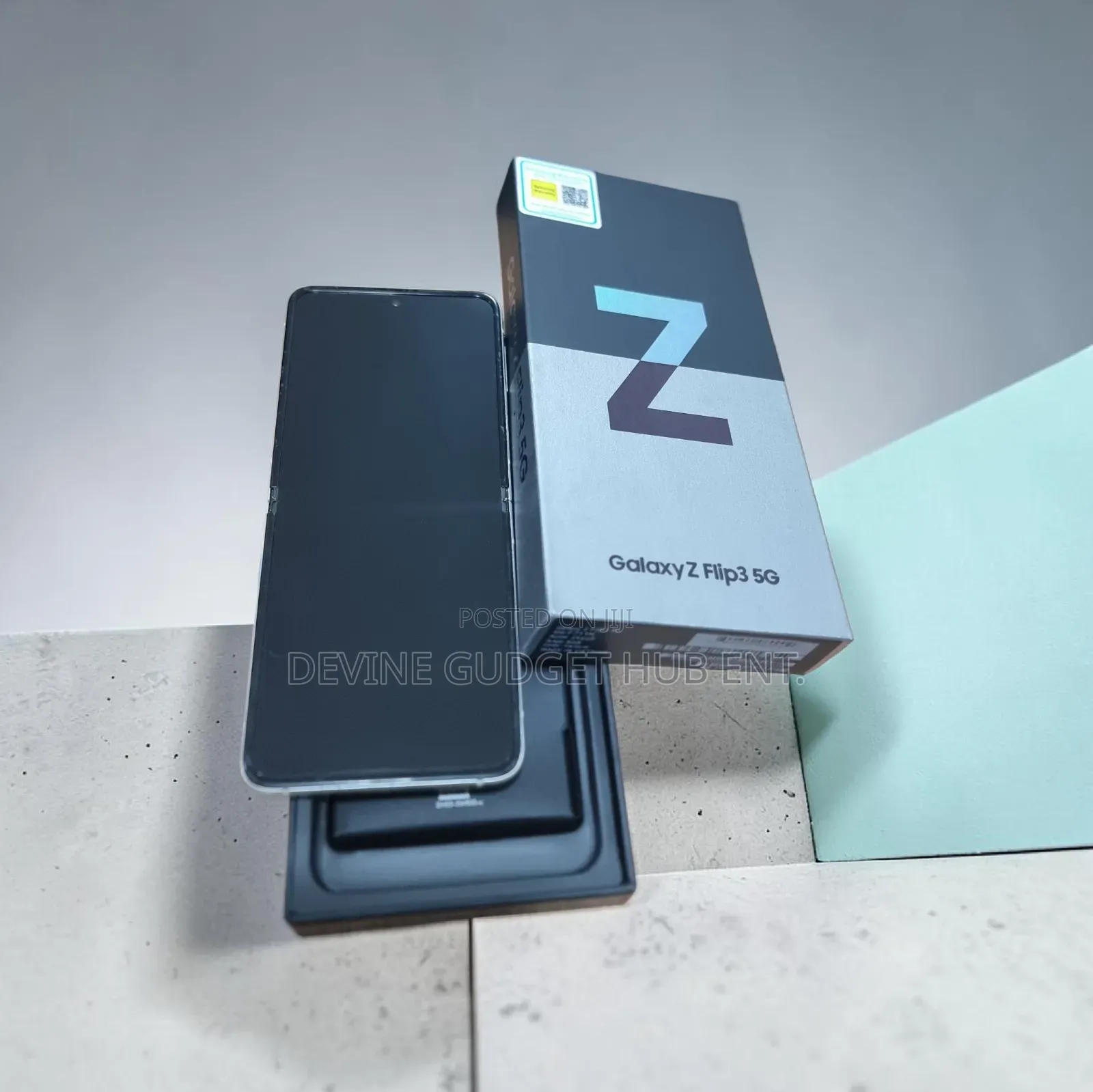 New Samsung Galaxy Z Flip 3 256 GB Gray