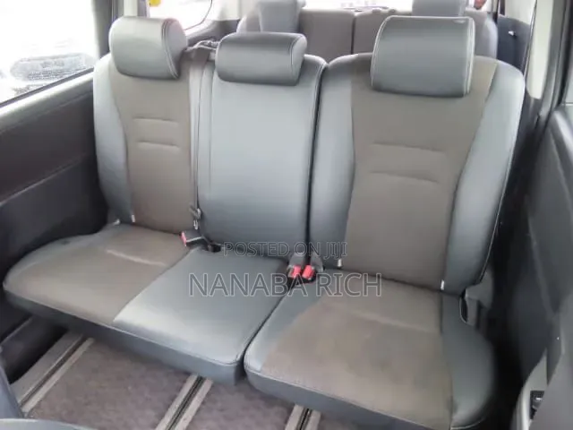 Toyota Voxy 2013 White