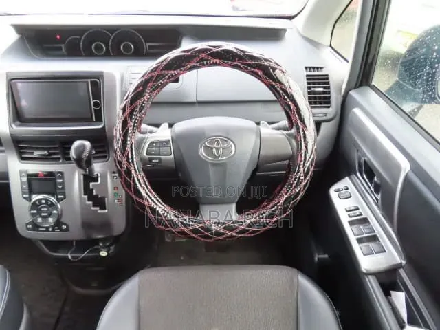 Toyota Voxy 2013 White