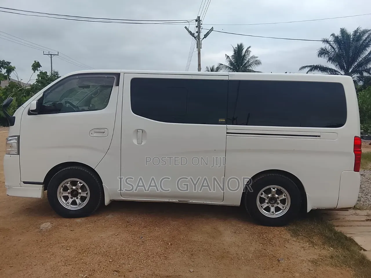 Nissan Caravan (Urvan) 2014 White