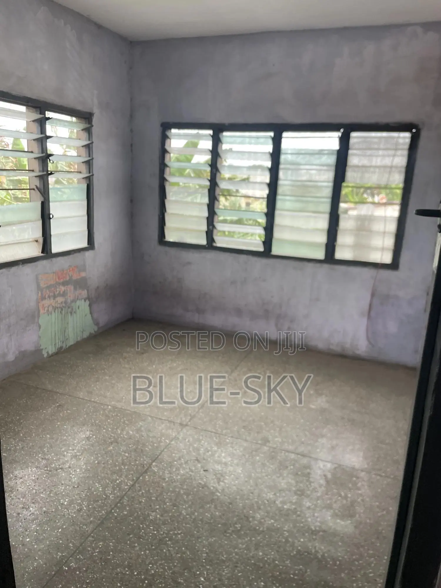 2bdrm Room & Parlour in Circle for rent