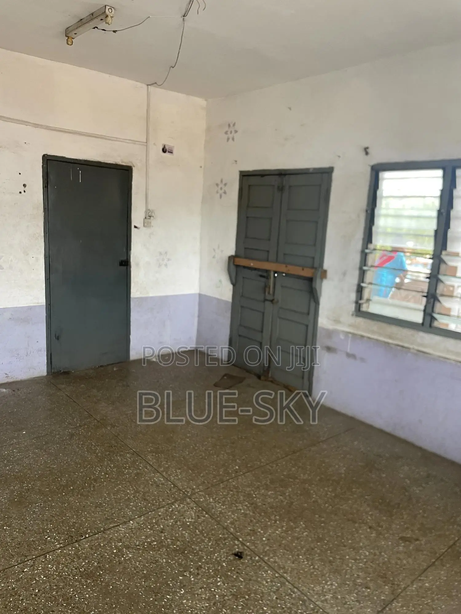 2bdrm Room & Parlour in Circle for rent