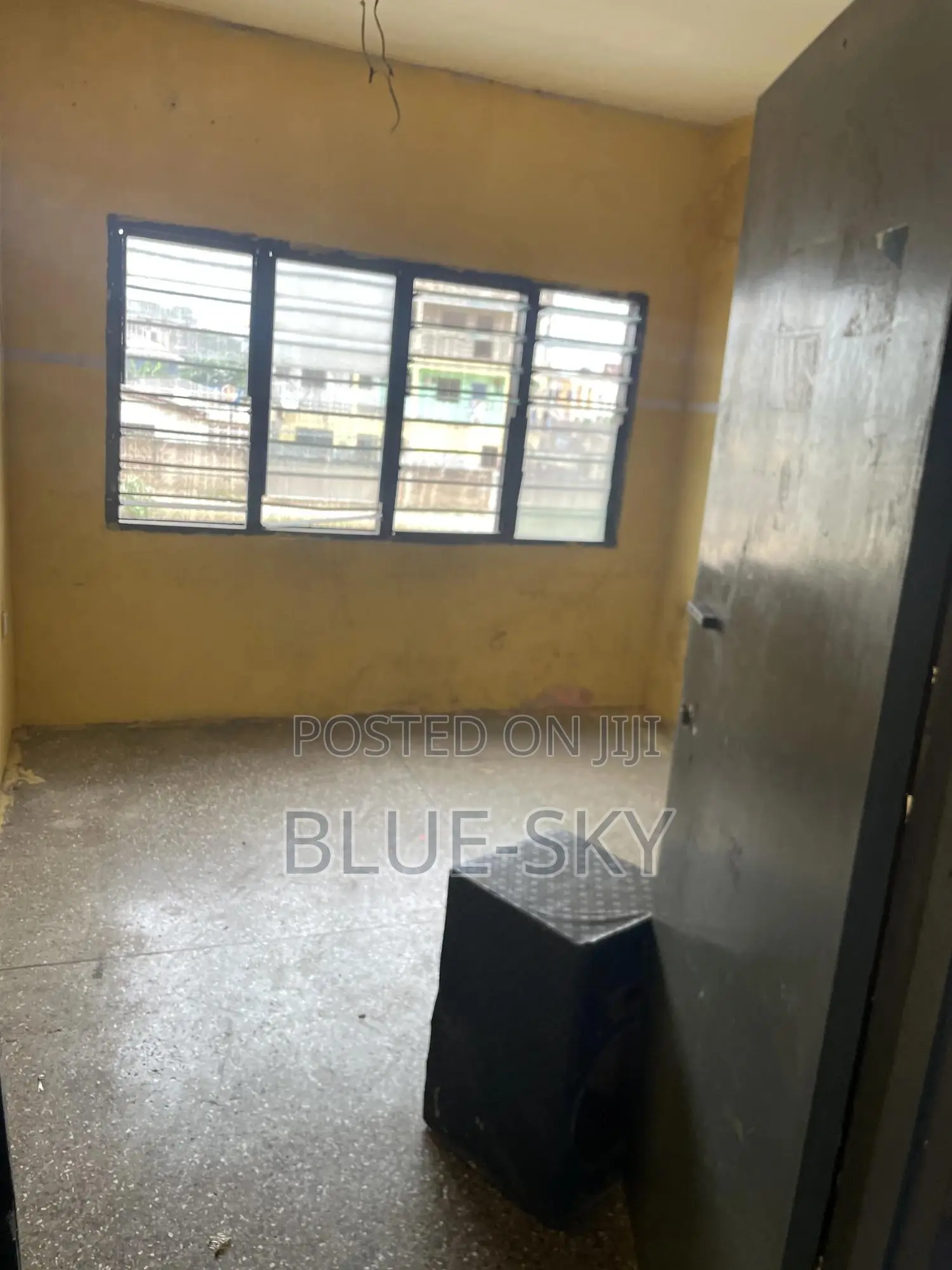 2bdrm Room & Parlour in Circle for rent