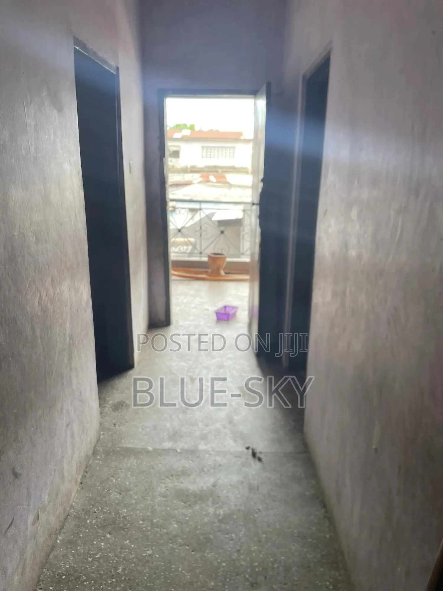 2bdrm Room & Parlour in Circle for rent