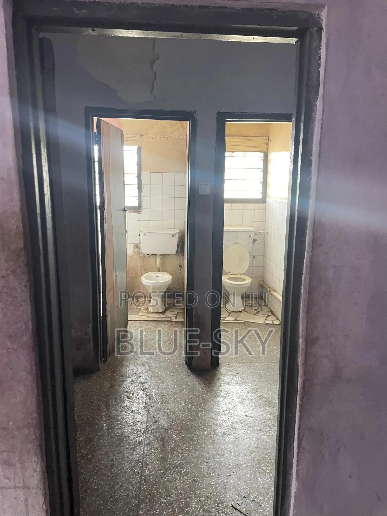 2bdrm Room & Parlour in Circle for rent