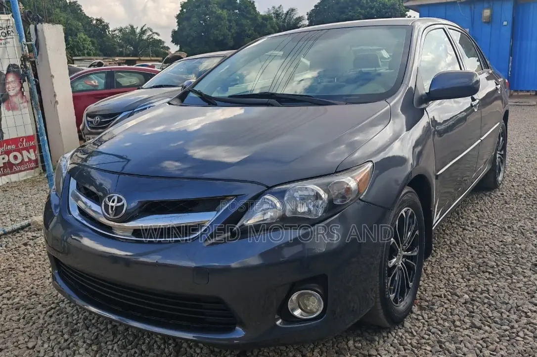 Toyota Corolla S 4dr Sedan (1.8L 4cyl 4A) 2012 Gray