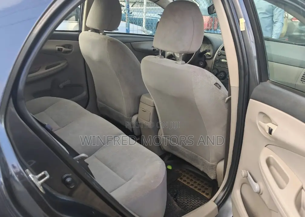 Toyota Corolla S 4dr Sedan (1.8L 4cyl 4A) 2012 Gray