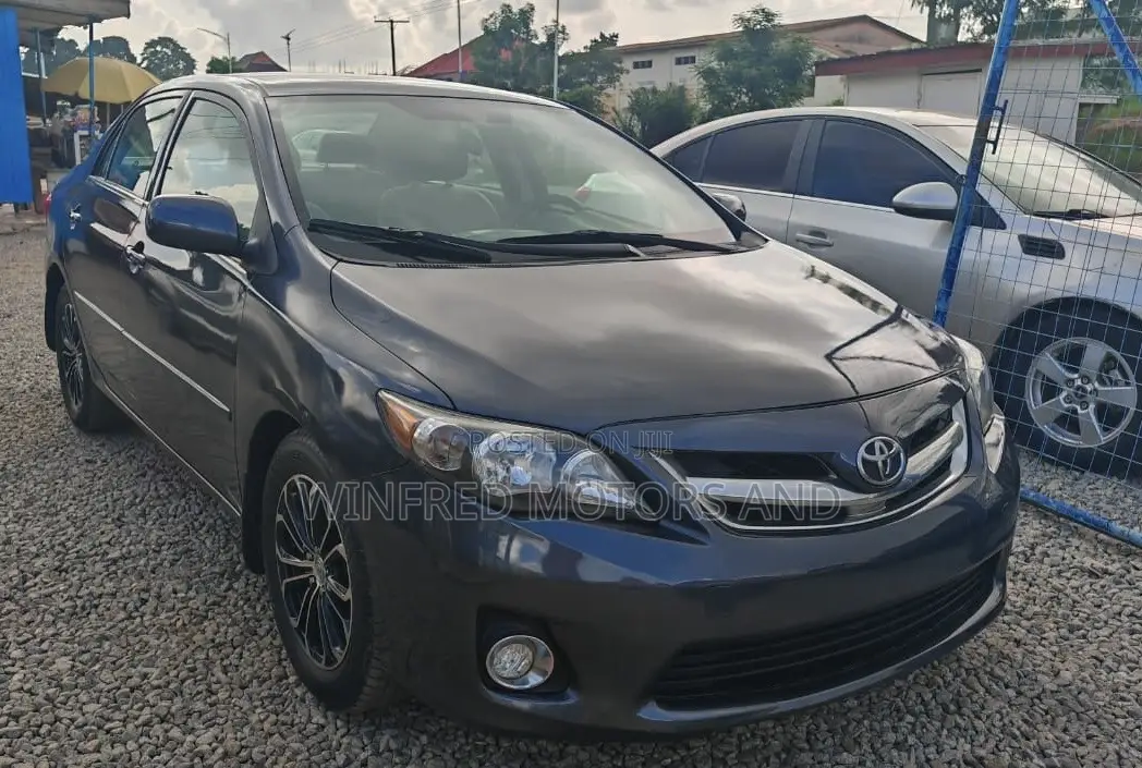 Toyota Corolla S 4dr Sedan (1.8L 4cyl 4A) 2012 Gray