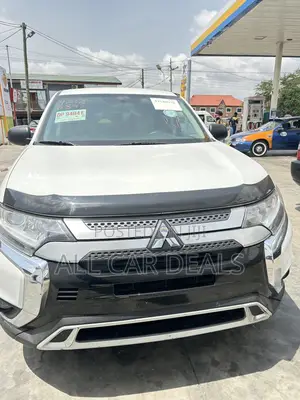 Mitsubishi Outlander SE FWD 2020 White
