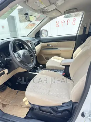 Mitsubishi Outlander SE FWD 2020 White