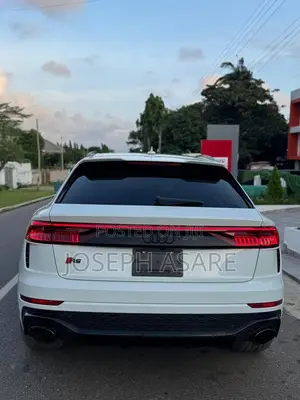Audi RS Q8 Base 2023 White