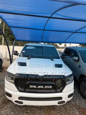 RAM 1500 2022 White