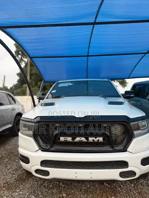 RAM 1500 2022 White