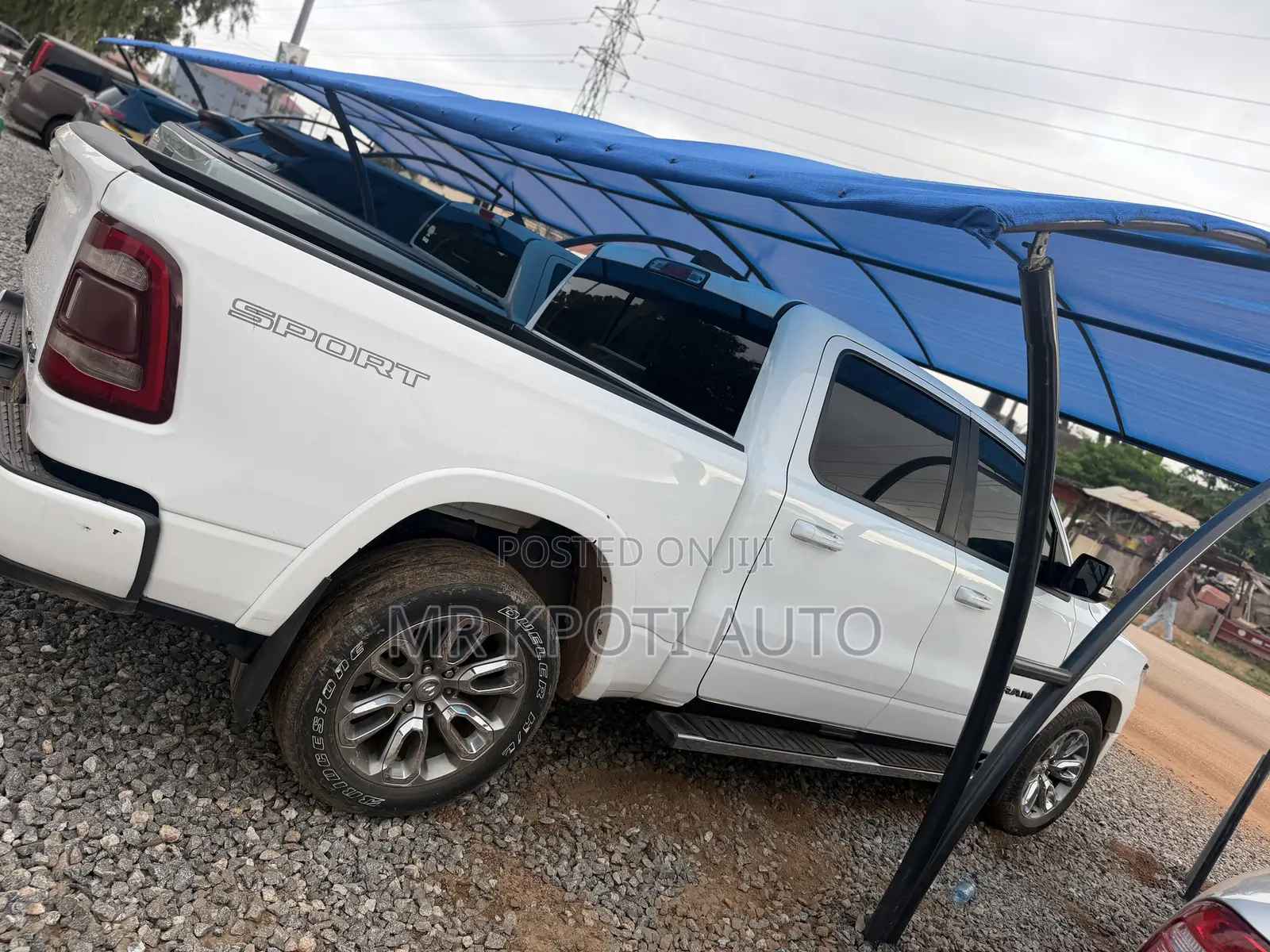 RAM 1500 2022 White