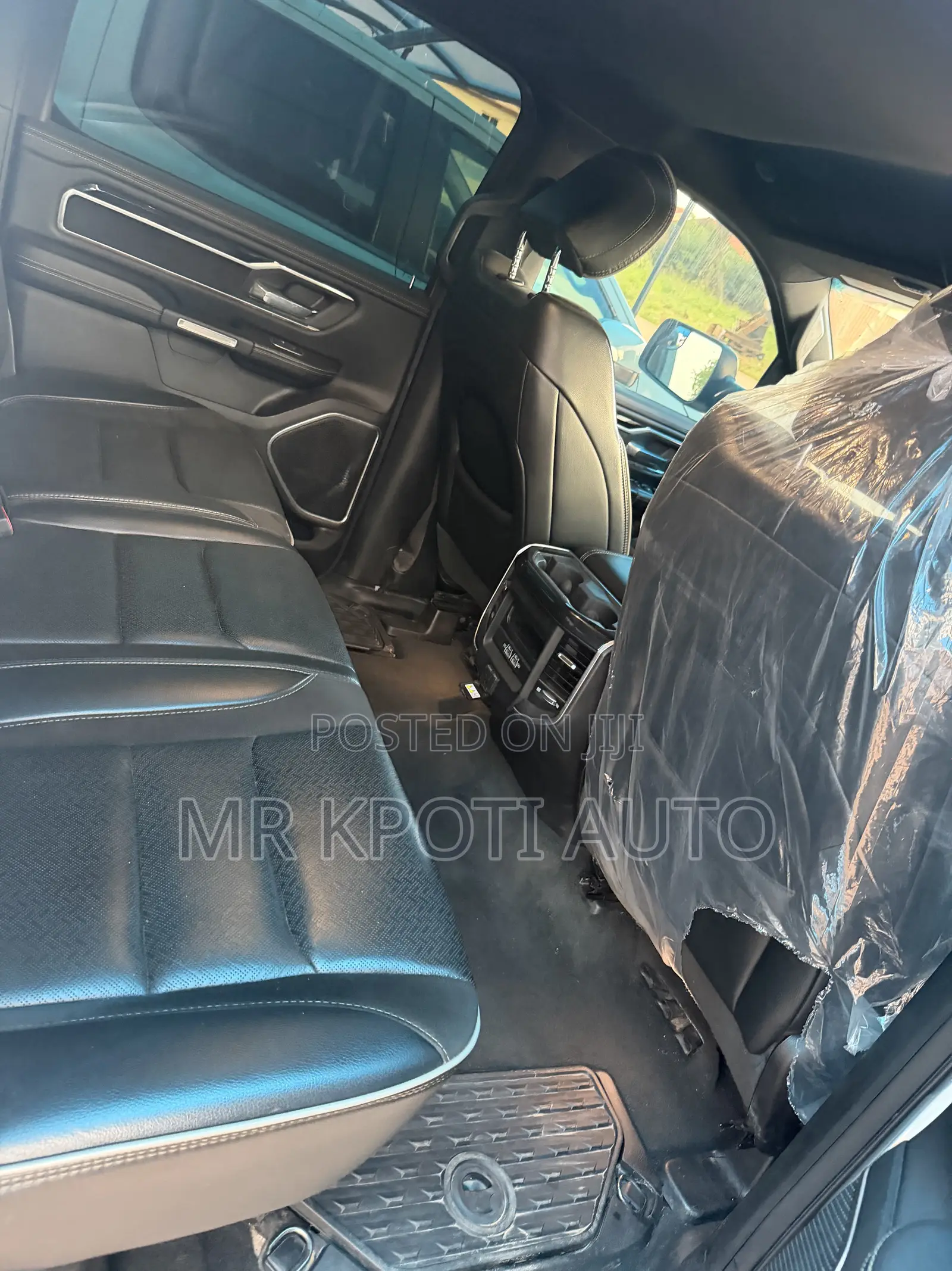 RAM 1500 2022 White