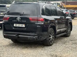 Toyota Land Cruiser 2015 Black