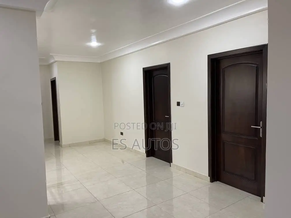 4bdrm House in Es, Community 25 for sale