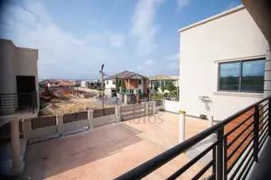 4bdrm House in Es, Community 25 for sale