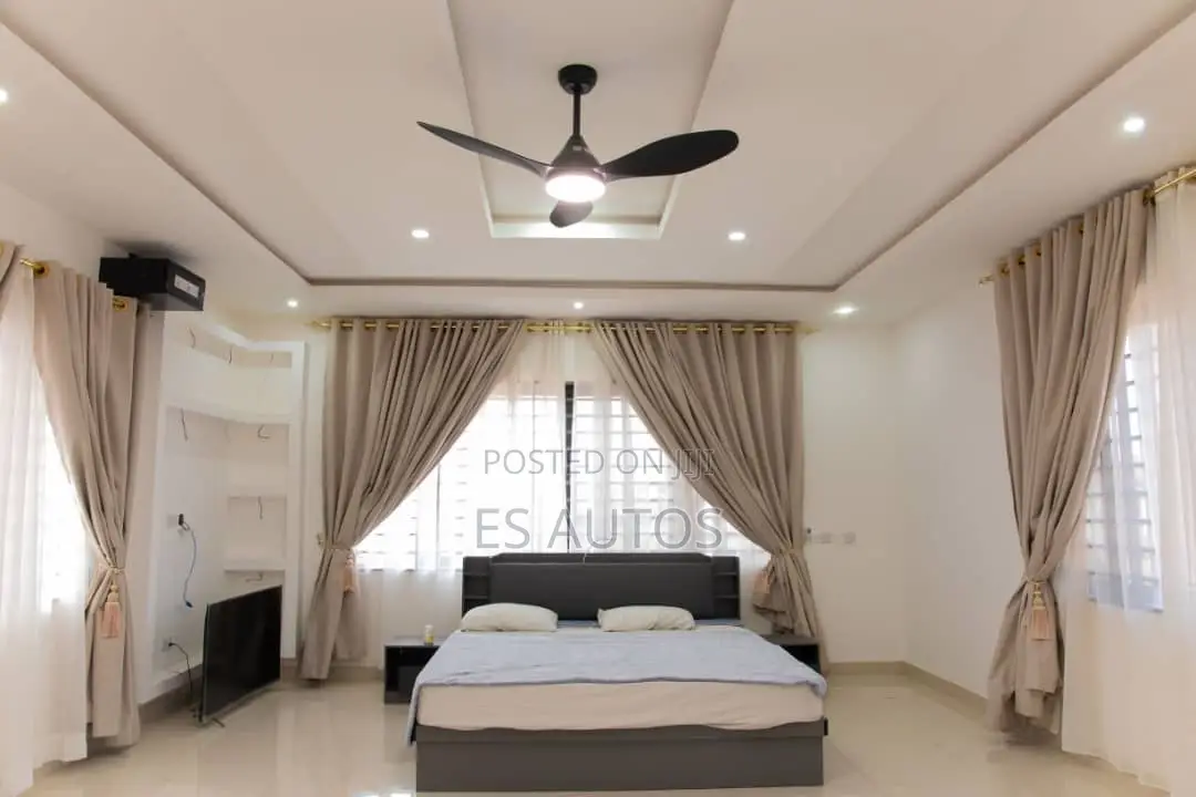 4bdrm House in Es, Community 25 for sale