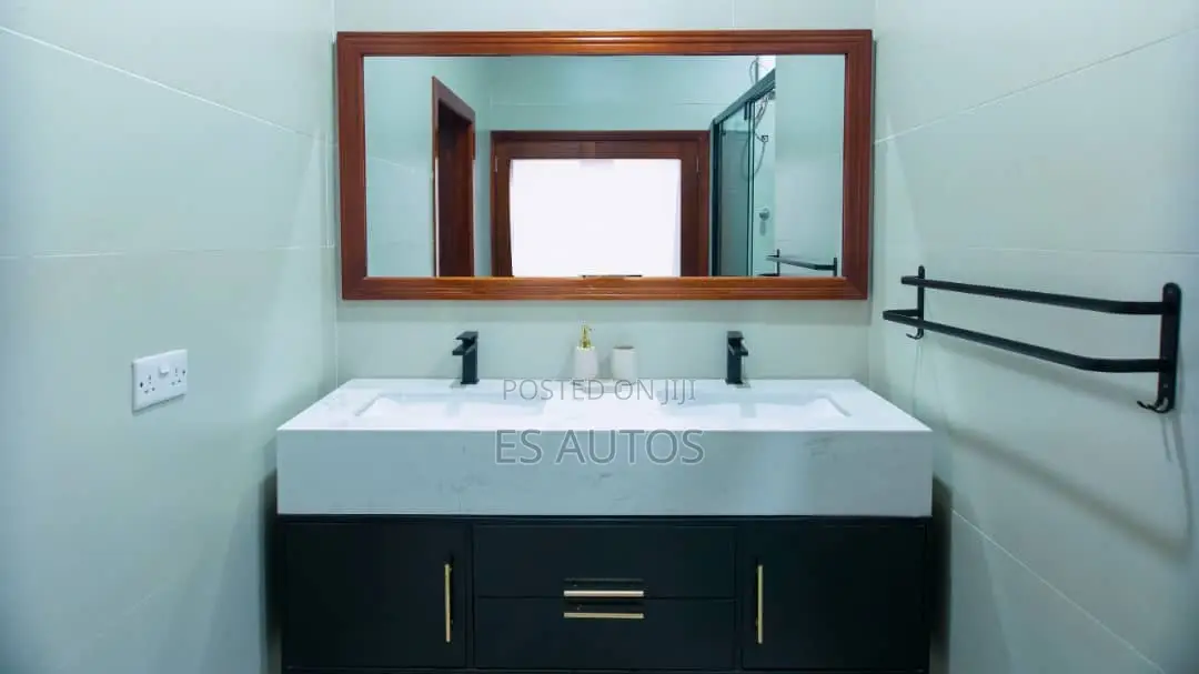 4bdrm House in Es, Community 25 for sale