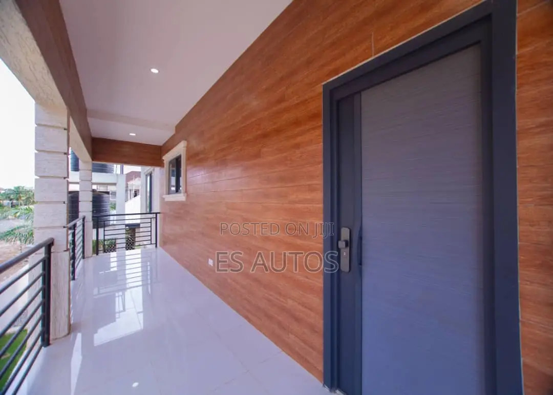 4bdrm House in Es, Community 25 for sale