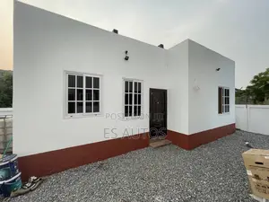 4bdrm House in Es, Community 25 for sale