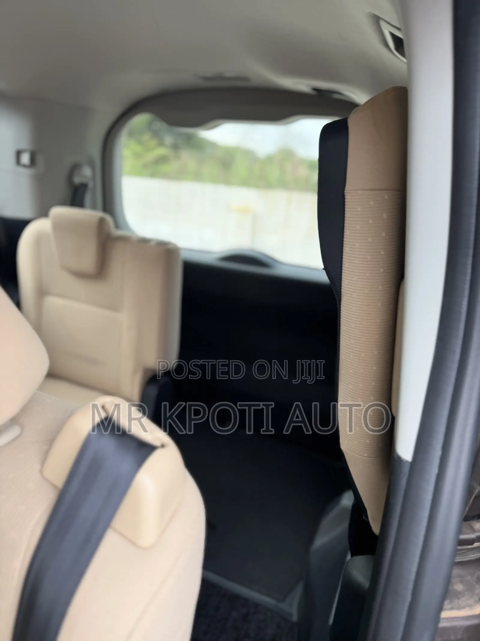 Toyota Noah 2014 Gray