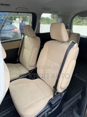 Toyota Noah 2014 Gray
