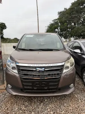 Toyota Noah 1.8 FWD Hybrid (7 seater) 2015 Brown