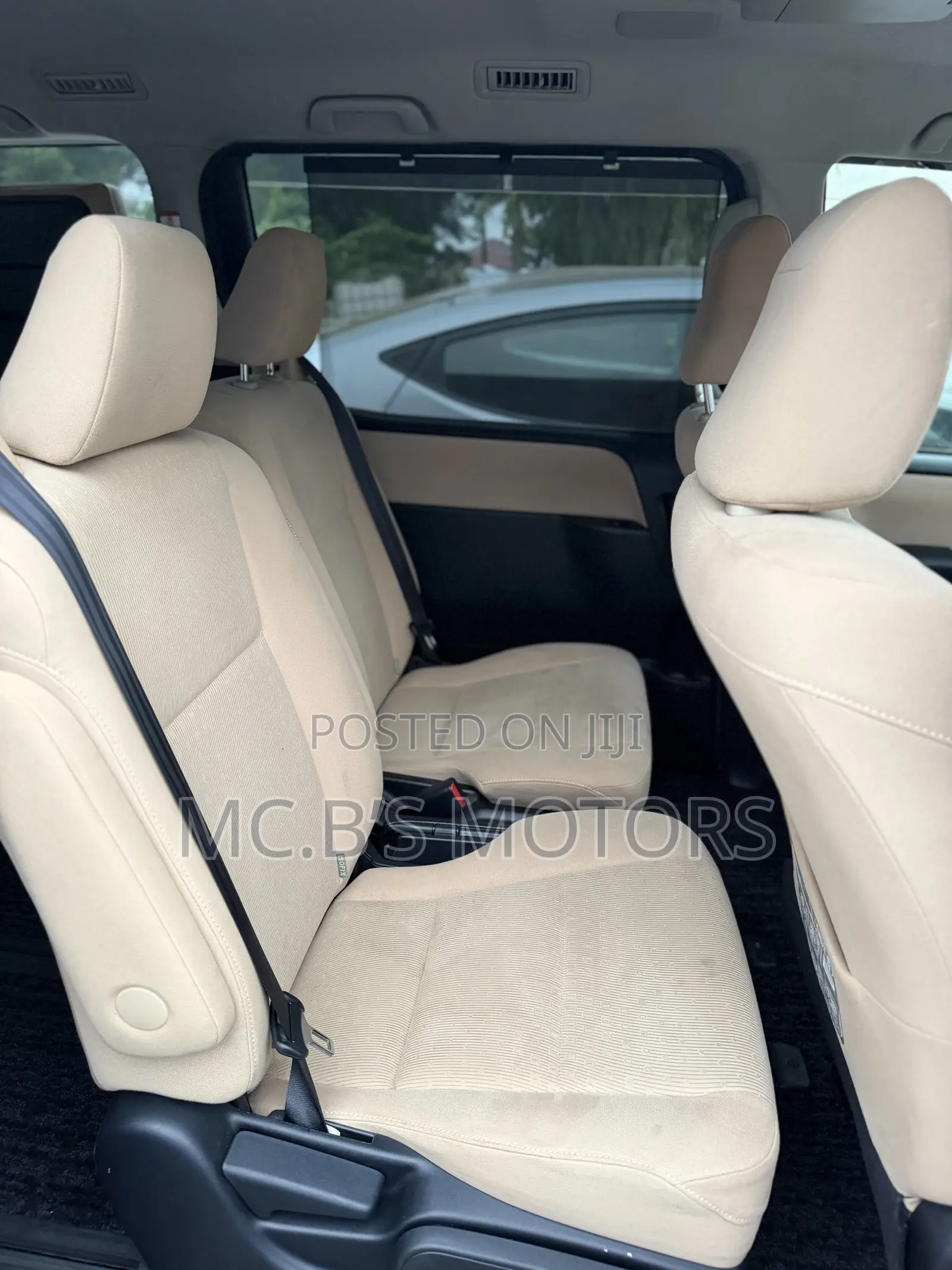 Toyota Noah 1.8 FWD Hybrid (7 seater) 2015 Brown