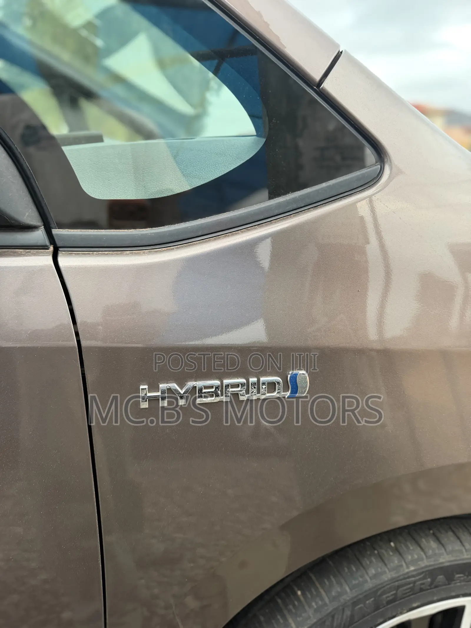 Toyota Noah 1.8 FWD Hybrid (7 seater) 2015 Brown