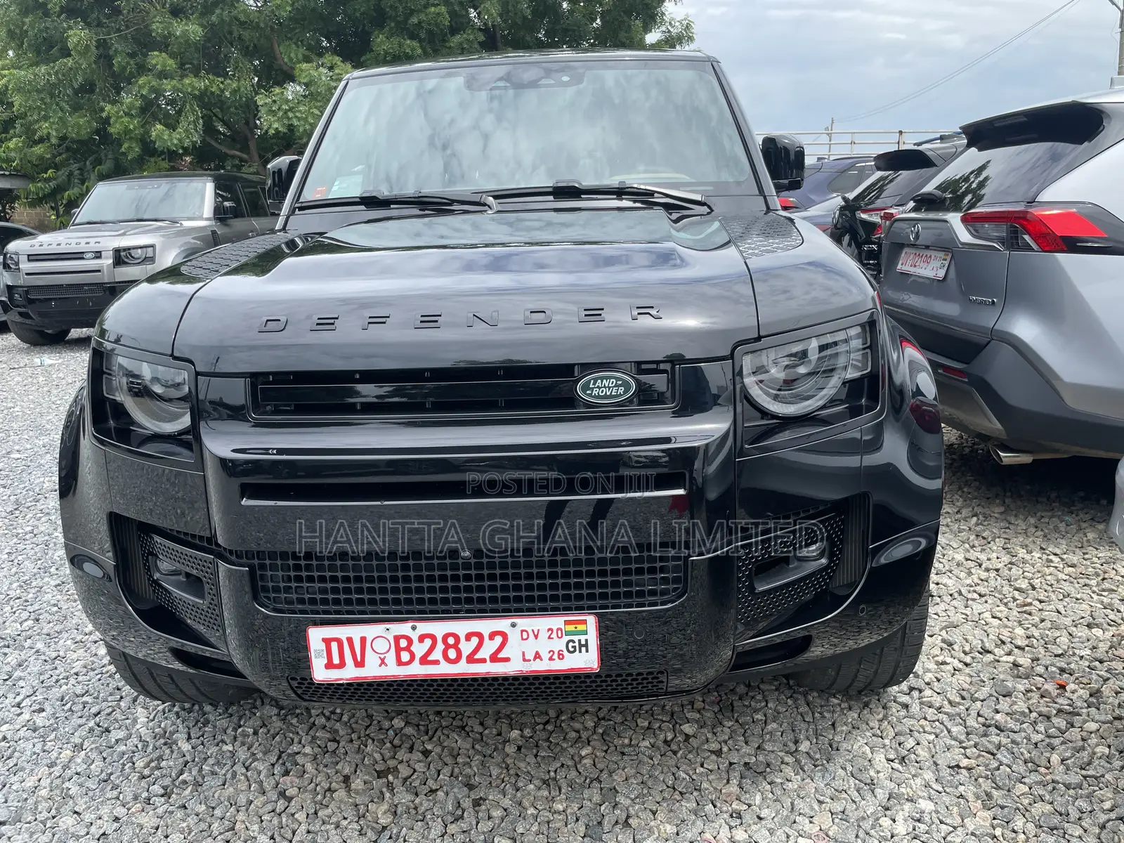 Land Rover Defender SE 2024 Black
