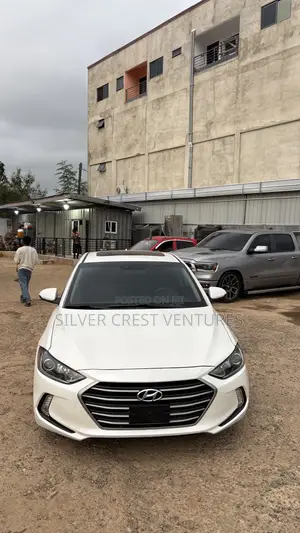Hyundai Elantra Limited Sedan FWD (2.0L 4cyl 6A) 2017 White