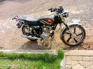 Royal Motorcycle 2025 Black