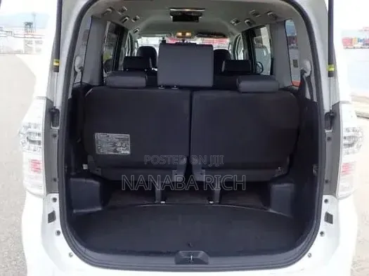 Toyota Voxy 2013 White